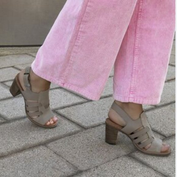 TOMS Suede Leather Block Heels Sandals - Picture 4 of 12